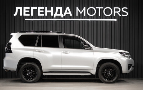 Toyota Land Cruiser Prado 150 рестайлинг 2, 2021 год, 4 990 000 рублей, 3 фотография
