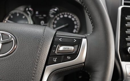 Toyota Land Cruiser Prado 150 рестайлинг 2, 2021 год, 4 990 000 рублей, 18 фотография