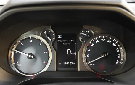 Toyota Land Cruiser Prado 150 рестайлинг 2, 2021 год, 4 990 000 рублей, 16 фотография