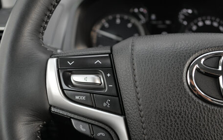 Toyota Land Cruiser Prado 150 рестайлинг 2, 2021 год, 4 990 000 рублей, 17 фотография