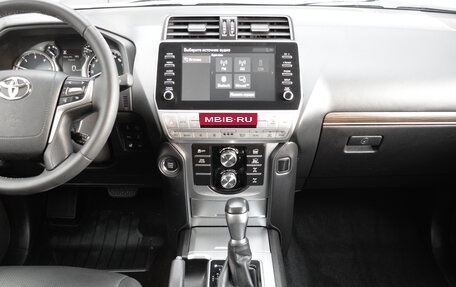 Toyota Land Cruiser Prado 150 рестайлинг 2, 2021 год, 4 990 000 рублей, 14 фотография