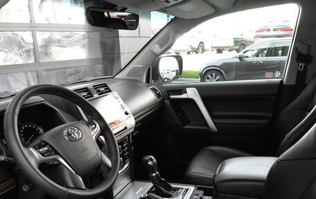 Toyota Land Cruiser Prado 150 рестайлинг 2, 2021 год, 4 990 000 рублей, 25 фотография