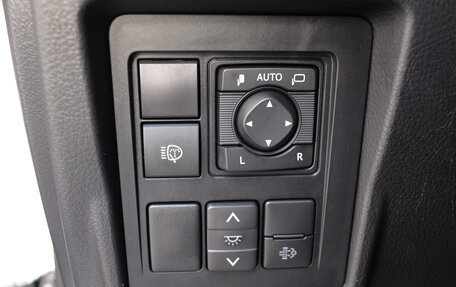 Toyota Land Cruiser Prado 150 рестайлинг 2, 2021 год, 4 990 000 рублей, 21 фотография