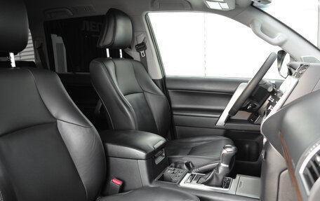 Toyota Land Cruiser Prado 150 рестайлинг 2, 2021 год, 4 990 000 рублей, 38 фотография