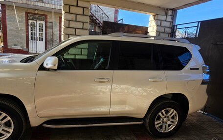 Toyota Land Cruiser Prado 150 рестайлинг 2, 2011 год, 3 400 000 рублей, 3 фотография