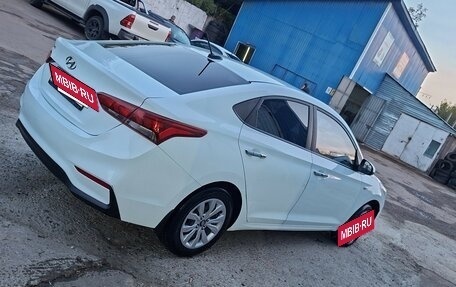Hyundai Solaris II рестайлинг, 2018 год, 730 000 рублей, 3 фотография