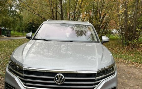 Volkswagen Touareg III, 2019 год, 4 760 000 рублей, 4 фотография