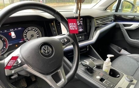 Volkswagen Touareg III, 2019 год, 4 760 000 рублей, 10 фотография