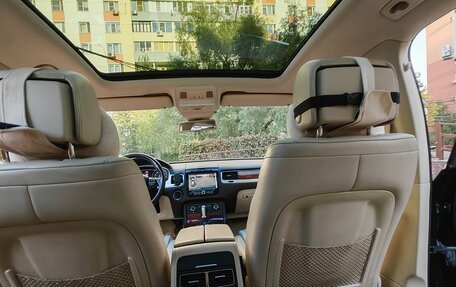 Volkswagen Touareg III, 2010 год, 1 950 000 рублей, 8 фотография