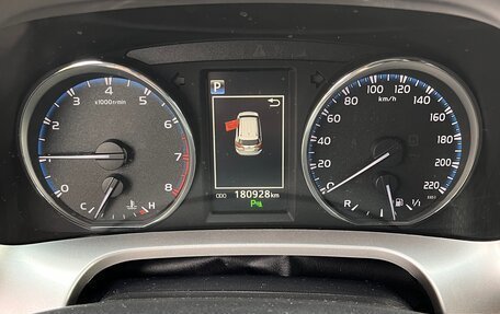 Toyota RAV4, 2019 год, 3 800 000 рублей, 7 фотография