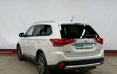 Mitsubishi Outlander III рестайлинг 3, 2015 год, 1 719 000 рублей, 7 фотография