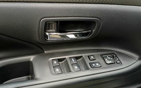 Mitsubishi Outlander III рестайлинг 3, 2015 год, 1 719 000 рублей, 20 фотография