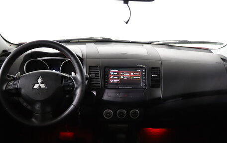 Mitsubishi Outlander III рестайлинг 3, 2008 год, 1 099 990 рублей, 13 фотография