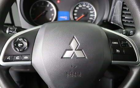 Mitsubishi Outlander III рестайлинг 3, 2014 год, 1 449 990 рублей, 11 фотография