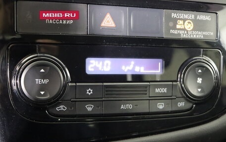 Mitsubishi Outlander III рестайлинг 3, 2014 год, 1 449 990 рублей, 19 фотография