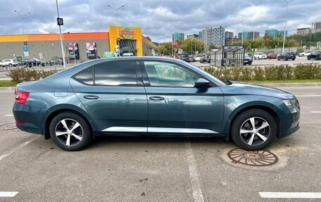 Skoda Superb III рестайлинг, 2018 год, 1 850 000 рублей, 3 фотография