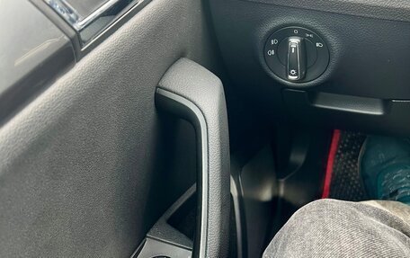 Skoda Superb III рестайлинг, 2018 год, 1 850 000 рублей, 13 фотография