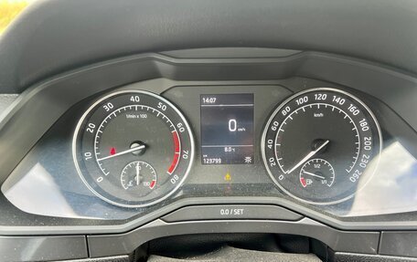 Skoda Superb III рестайлинг, 2018 год, 1 850 000 рублей, 12 фотография