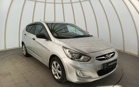 Hyundai Solaris II рестайлинг, 2012 год, 940 000 рублей, 3 фотография