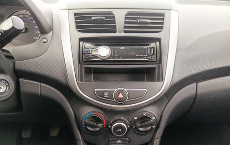 Hyundai Solaris II рестайлинг, 2012 год, 940 000 рублей, 18 фотография