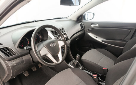 Hyundai Solaris II рестайлинг, 2012 год, 940 000 рублей, 20 фотография