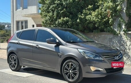 Hyundai Solaris II рестайлинг, 2015 год, 1 050 000 рублей, 4 фотография