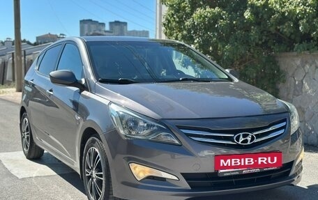 Hyundai Solaris II рестайлинг, 2015 год, 1 050 000 рублей, 3 фотография