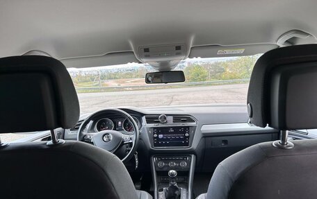 Volkswagen Tiguan II, 2020 год, 1 890 000 рублей, 19 фотография