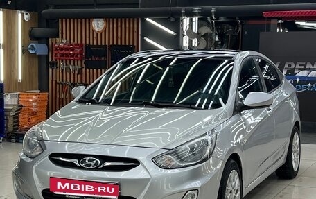 Hyundai Solaris II рестайлинг, 2014 год, 900 000 рублей, 2 фотография