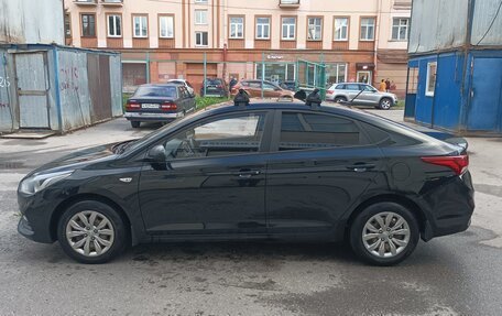 Hyundai Solaris II рестайлинг, 2017 год, 890 000 рублей, 3 фотография
