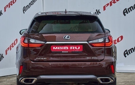 Lexus RX IV рестайлинг, 2019 год, 4 700 000 рублей, 8 фотография