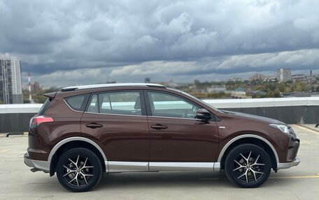 Toyota RAV4, 2016 год, 2 800 000 рублей, 2 фотография