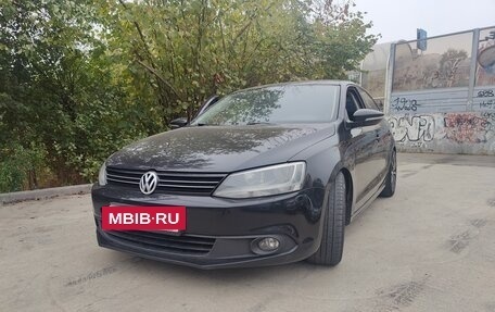 Volkswagen Jetta VI, 2012 год, 890 000 рублей, 2 фотография