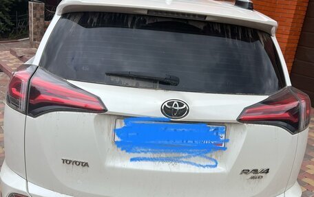 Toyota RAV4, 2017 год, 2 400 000 рублей, 3 фотография