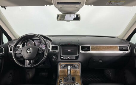 Volkswagen Touareg III, 2015 год, 3 220 000 рублей, 15 фотография