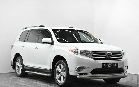 Toyota Highlander III, 2013 год, 1 595 000 рублей, 2 фотография