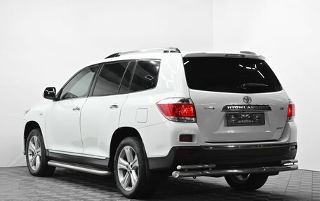 Toyota Highlander III, 2013 год, 1 595 000 рублей, 3 фотография