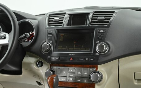 Toyota Highlander III, 2013 год, 1 595 000 рублей, 10 фотография