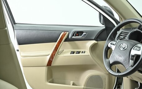 Toyota Highlander III, 2013 год, 1 595 000 рублей, 7 фотография