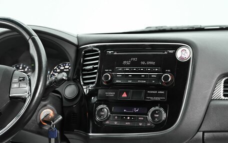 Mitsubishi Outlander III рестайлинг 3, 2017 год, 1 295 000 рублей, 10 фотография