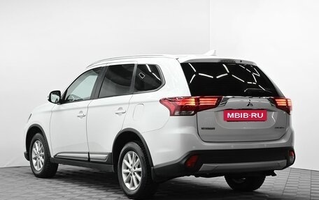 Mitsubishi Outlander III рестайлинг 3, 2017 год, 1 295 000 рублей, 3 фотография