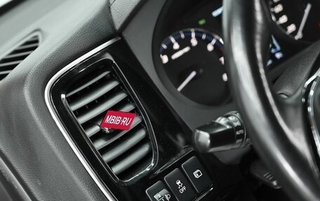 Mitsubishi Outlander III рестайлинг 3, 2017 год, 1 295 000 рублей, 9 фотография