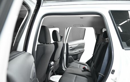 Mitsubishi Outlander III рестайлинг 3, 2017 год, 1 295 000 рублей, 16 фотография