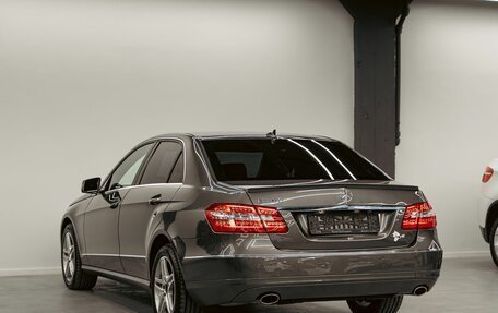 Mercedes-Benz E-Класс, 2011 год, 1 295 000 рублей, 5 фотография