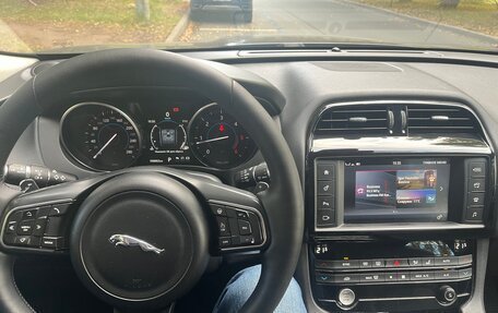 Jaguar F-Pace, 2017 год, 2 200 000 рублей, 8 фотография