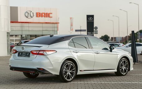 Toyota Camry, 2021 год, 2 495 000 рублей, 6 фотография