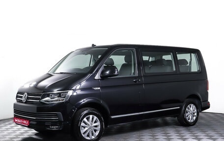 Volkswagen Caravelle T6 рестайлинг, 2017 год, 3 499 000 рублей, 1 фотография