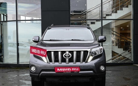 Toyota Land Cruiser Prado 150 рестайлинг 2, 2015 год, 3 600 000 рублей, 2 фотография