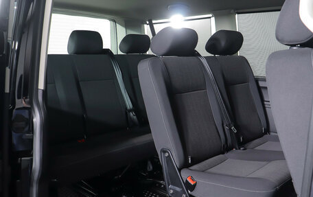 Volkswagen Caravelle T6 рестайлинг, 2017 год, 3 499 000 рублей, 9 фотография