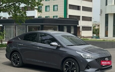 Hyundai Solaris II рестайлинг, 2021 год, 1 950 000 рублей, 4 фотография